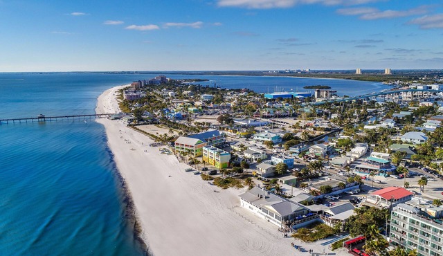 Rooftop Patio w/Panoramic Views of the Gulf & Bay. WALK to everything.
