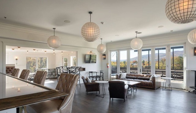Rooftop Penthouse Overlooking VA Wine Country/Mountain Views/Dtwn Crozet
