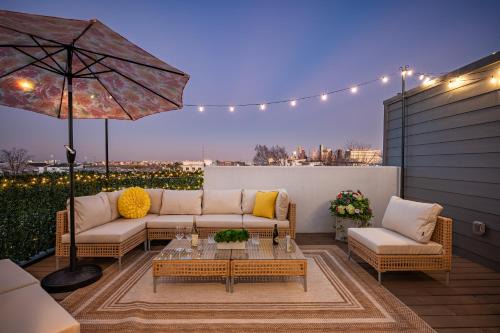 Rooftop Retreat in Rice Military, 5 beds, Mins to Dtown HTX & FIFA