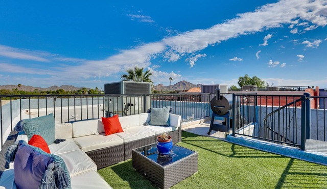Rooftop Skyline Views! Family-Friendly Phoenix Gem