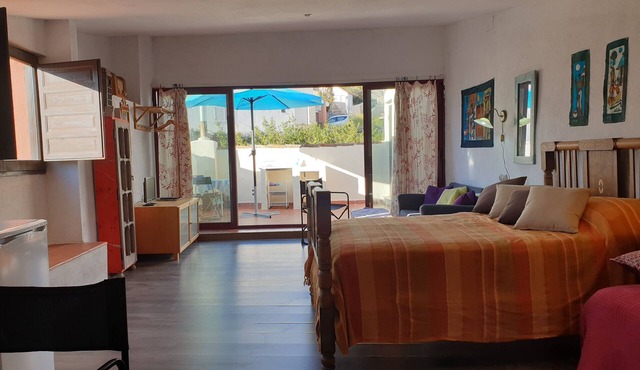 Rooftop studio located between the beach in Cambrils and the Priorat wine district