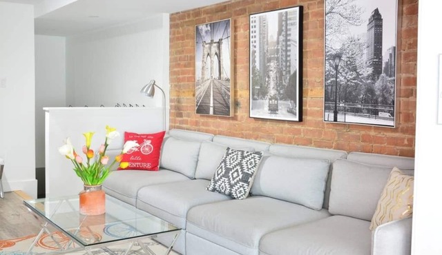 ROOFTOP TERRACE - Mount Royal views- 4 bedrooms + 4 full bathrooms - Fast WiFi