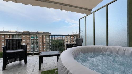 rooftop torino - jacuzzi in Turin
