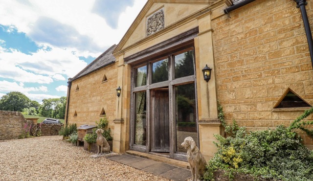 ROOKERY HALL, family friendly, luxury holiday cottage in Broadway