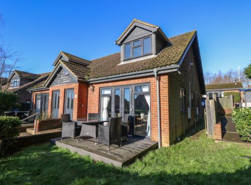 Rookley Lake Cottage