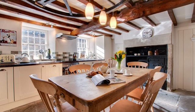 Rooks Cottage - Two Bedroom House, Sleeps 4