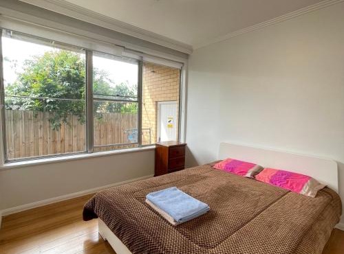 Room #1, 12km to Melb CBD, 20mins to Melb Airport, Parking Onsite