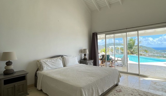 Room 1 in hilltop Villa with panoramic ocean view!