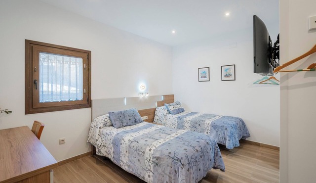 Room '101 Estandar' with Shared Garden, Wi-Fi and Air Conditioning