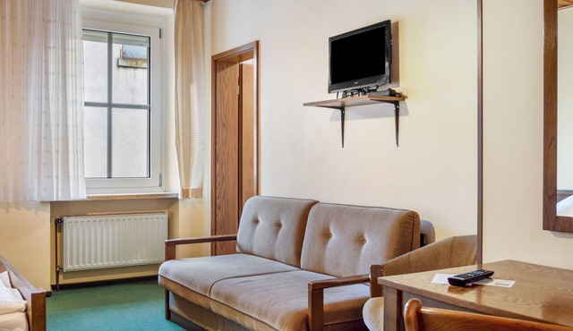 Room 2 - Double room with Wi-Fi in Lehrberg