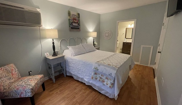 Room 2 - The Inn at Dirickson Creek