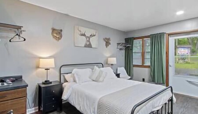 Room 3, Kozy Rest Motel