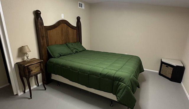 Room #3 - sleeps 2 located just 20 mins from the heart of downtown Waxahachie