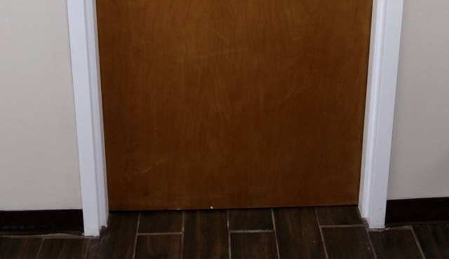 Room 3 within the Pine Mountain Inn