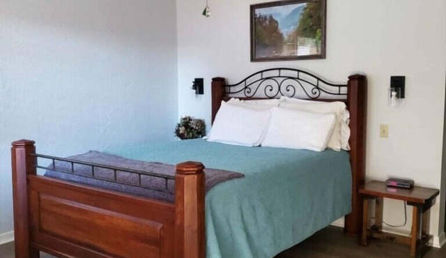 Room 4- Historic Little Switzerland