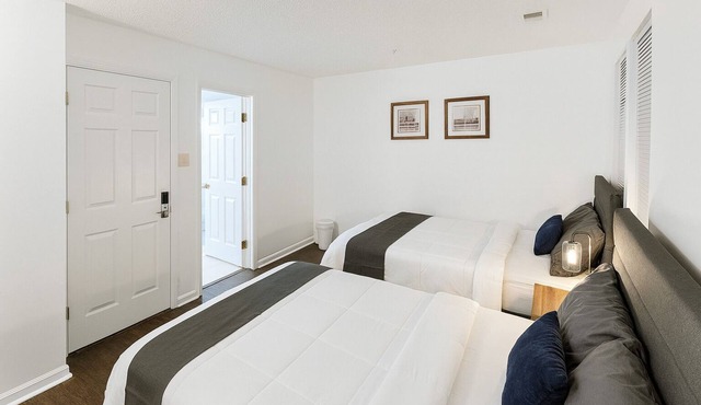 Room #4 in Elkton, MD – Easy Access to I-95