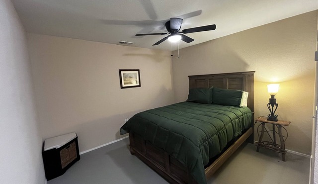 Room #4, sleeps 2 located just 20 mins from the heart of downtown Waxahachie.