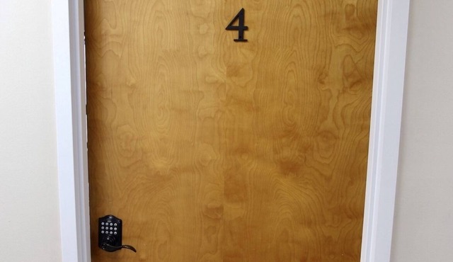 Room 4 within the Pine Mountain Inn