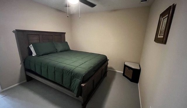Room #5, sleeps 2 located just 20 mins from the heart of downtown Waxahachie.