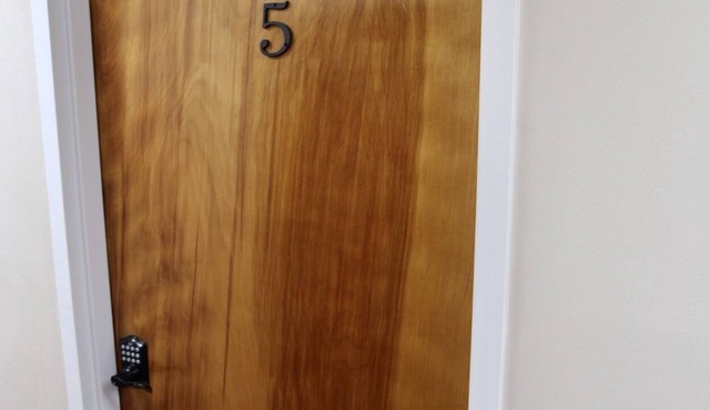 Room 5 within the Pine Mountain Inn