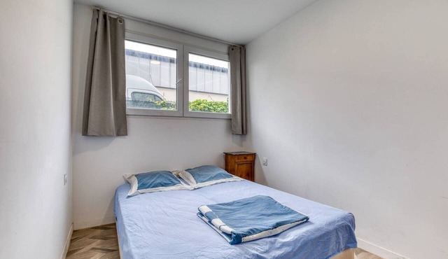 Room 6 with Shared Terrace, 10 Minutes from the Beach in Mudaison