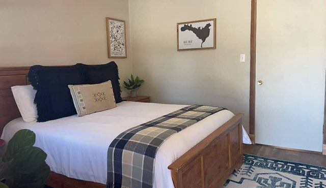 Room 7: Cozy Nest 15 Minutes from Red River/Angel Fire