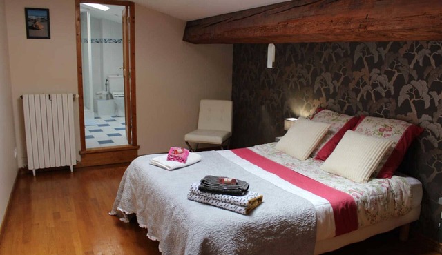 Room 'Chambre 2 - Sous Les Étoiles' with Shared Terrace and Wi-Fi
