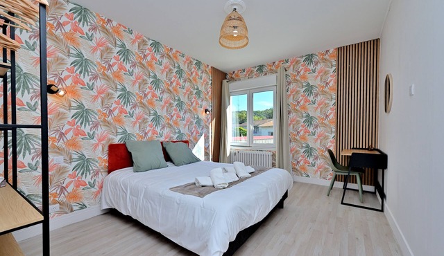 Room 'Chambre 7' with Shared Terrace, Wi-Fi and Air Conditioning