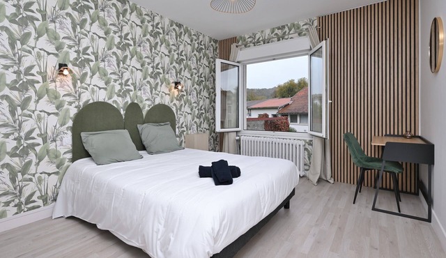 Room 'Chambre 7' with Shared Terrace, Wi-Fi and Air Conditioning