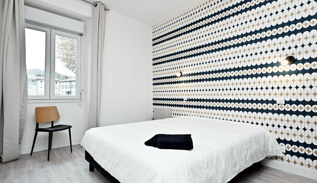 Room 'Chambre 7' with Shared Terrace, Wi-Fi and Air Conditioning