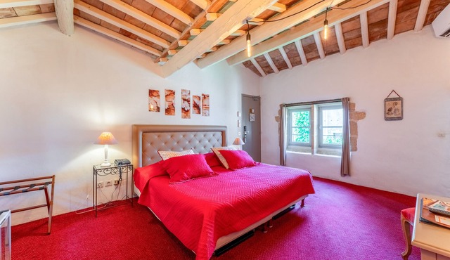 Room 'Chambre Bain A L Ancienne' with Shared Pool, Wi-Fi and Air Conditioning