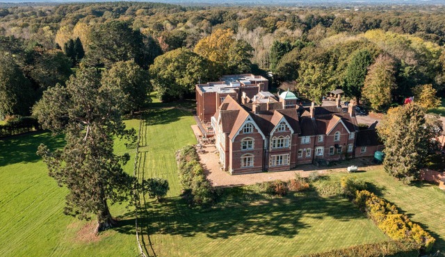 Room-comfortable and Spacious - Guest Ro