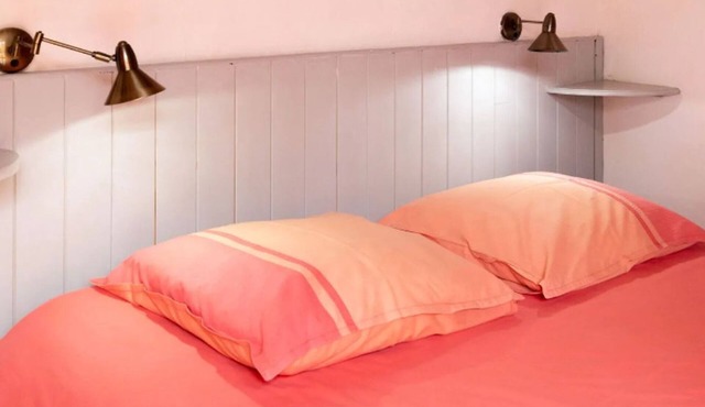 Room 'Cytise' with Private Terrace, Shared Garden and Wi-Fi