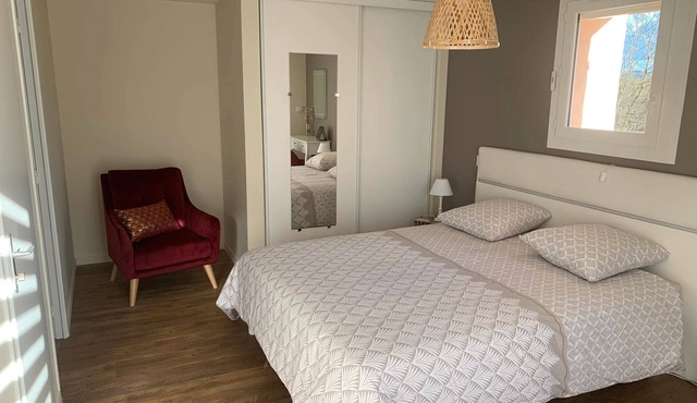Room 'Domaine De Jarentin – Chambre Rubis' with Private Terrace, Balcony and Wi-Fi
