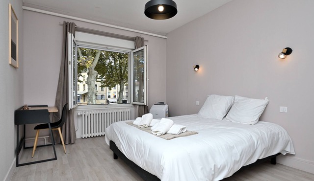 Room 'Double Room' with Shared Terrace, Wi-Fi and Air Conditioning