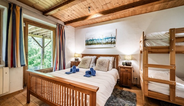 Room 'Elisthur Chambre N°3' with Mountain View, Private Terrace and Wi-Fi