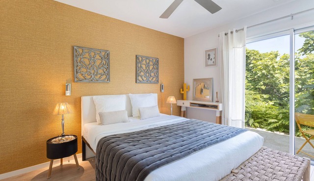 Room 'Esprit Du Soleil' with Shared Pool, Wi-Fi and Air Conditioning