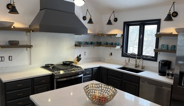 Room for 10 adults and only 5 minites to downtown Lake Geneva.