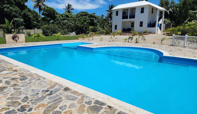 Room for 2 in private villa w/pool at 5 minute walk to beachnn