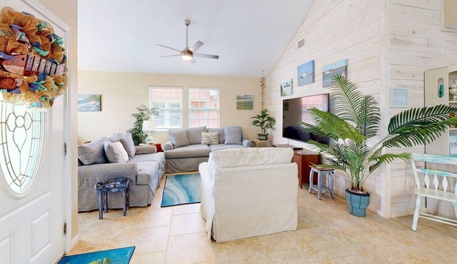 Room for Boat, Shared Pool, Golf Cart Access, Pet Friendly
