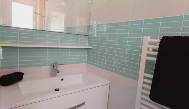 ROOM FOR RENT NEAR GRENOBLE STREETCAR E