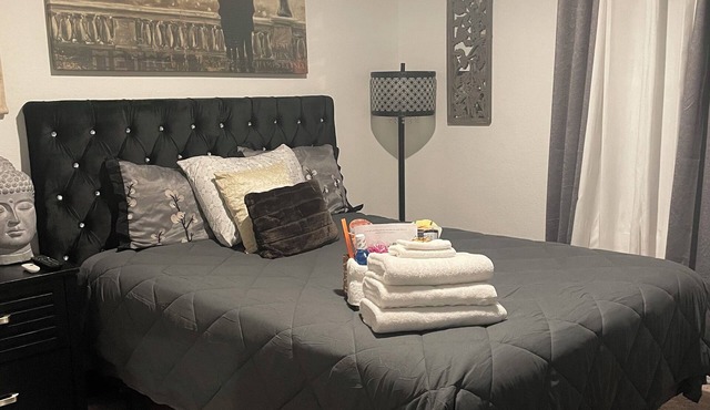 Room for rent 1-bedroom in newly built home in beautiful San Antonio.