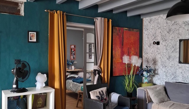 Room for rent by the night with breakfast included near Saint-Emilion