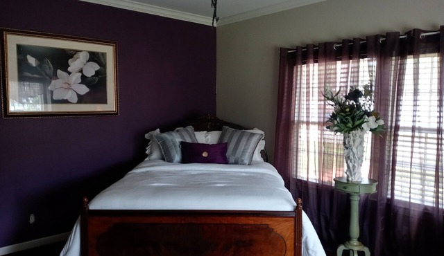 Room for RENT! Peaceful, Bring your favorite book . Relaxing hm for Single Lady