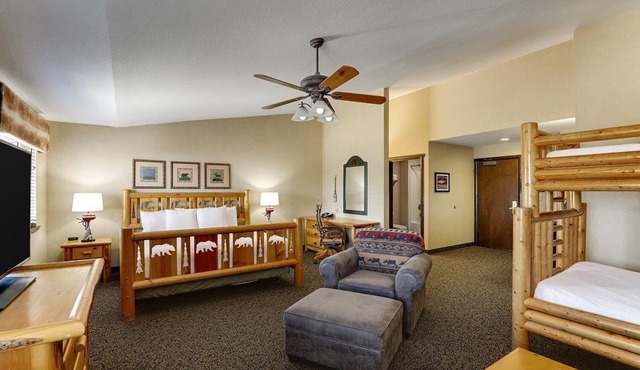 Room for the Crew! Expanded King Bunk Bed Suite, Stoney Creek Columbia