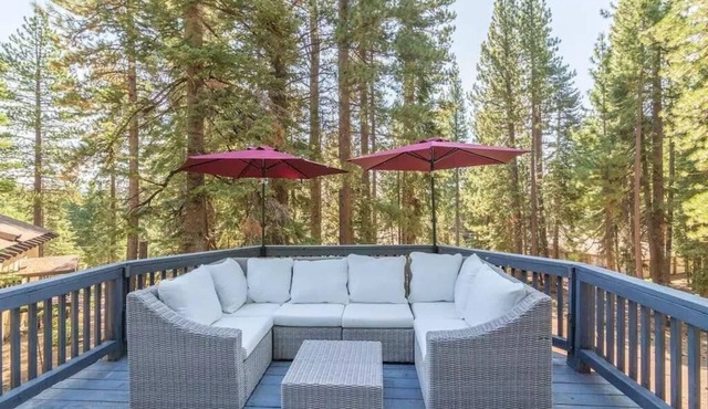 Room for the Whole Crew to Enjoy - Ski Bird's Paradise, 31 Night Minimum