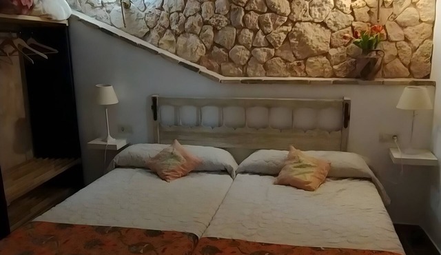 Room 'Habitación 5' with Private Garden, Wi-Fi and Air Conditioning