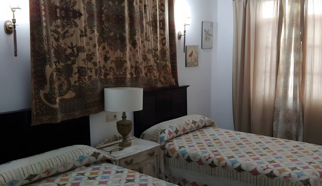 Room 'Habitación 3' with Private Garden, Wi-Fi and Air Conditioning