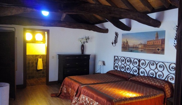 Room 'Habitación 8' with Private Terrace, Wi-Fi and Air Conditioning