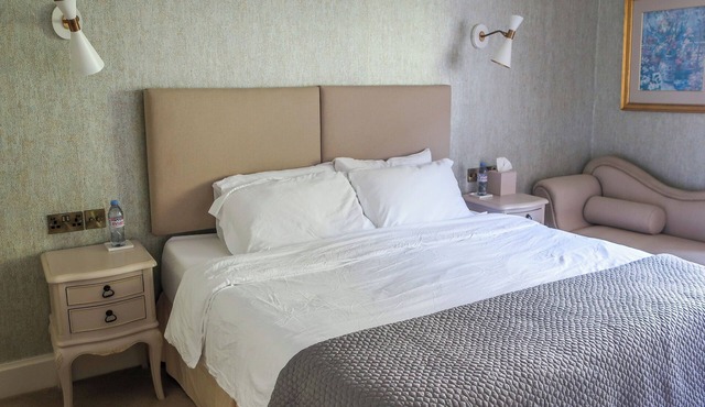 Room in 120-year-old country retreat, ideal for adventurers